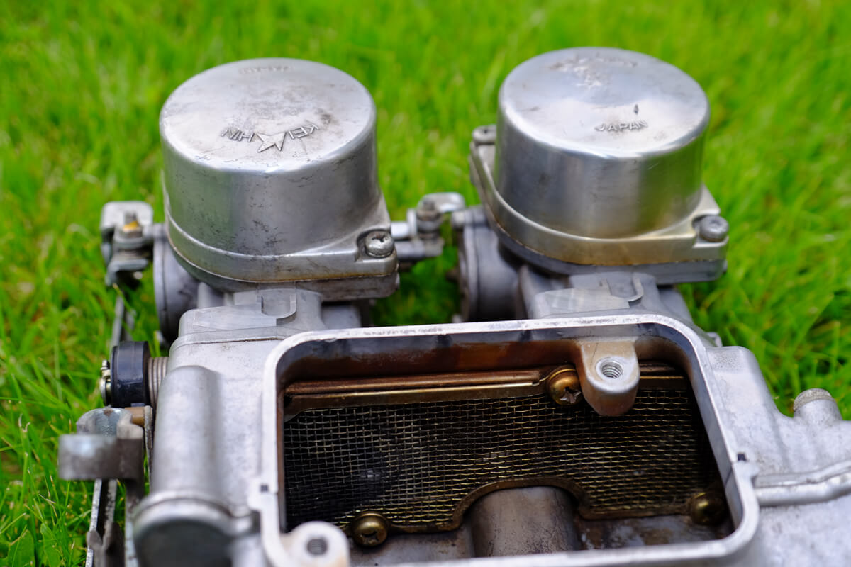 Karburátor Piaggio Ciao 50 před čištěním